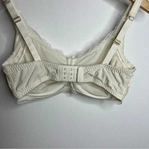 Amoena Aurelie Size 34D Wired Mastectomy Bra Lace & Gold Tone Detailing - Picture 7 of 15